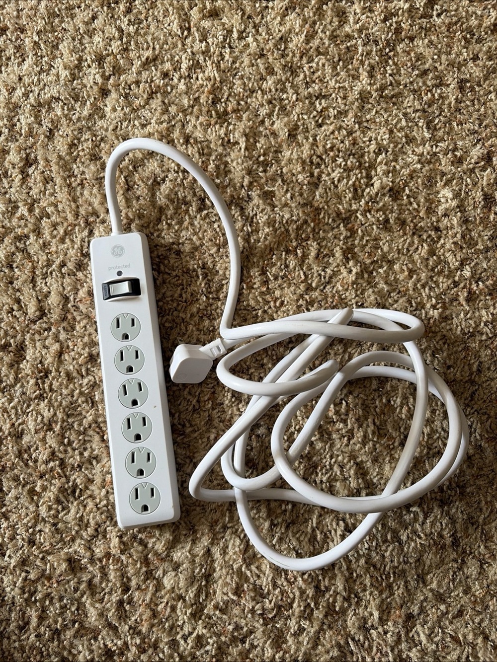GE White 6-Outlet Surge Protector Power Strip